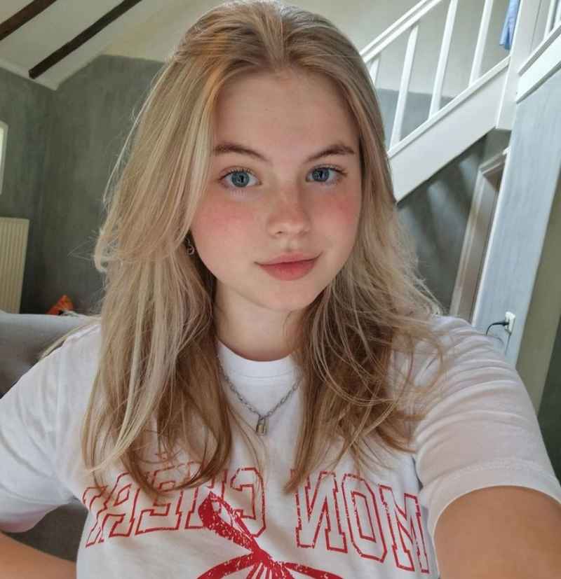 Юна